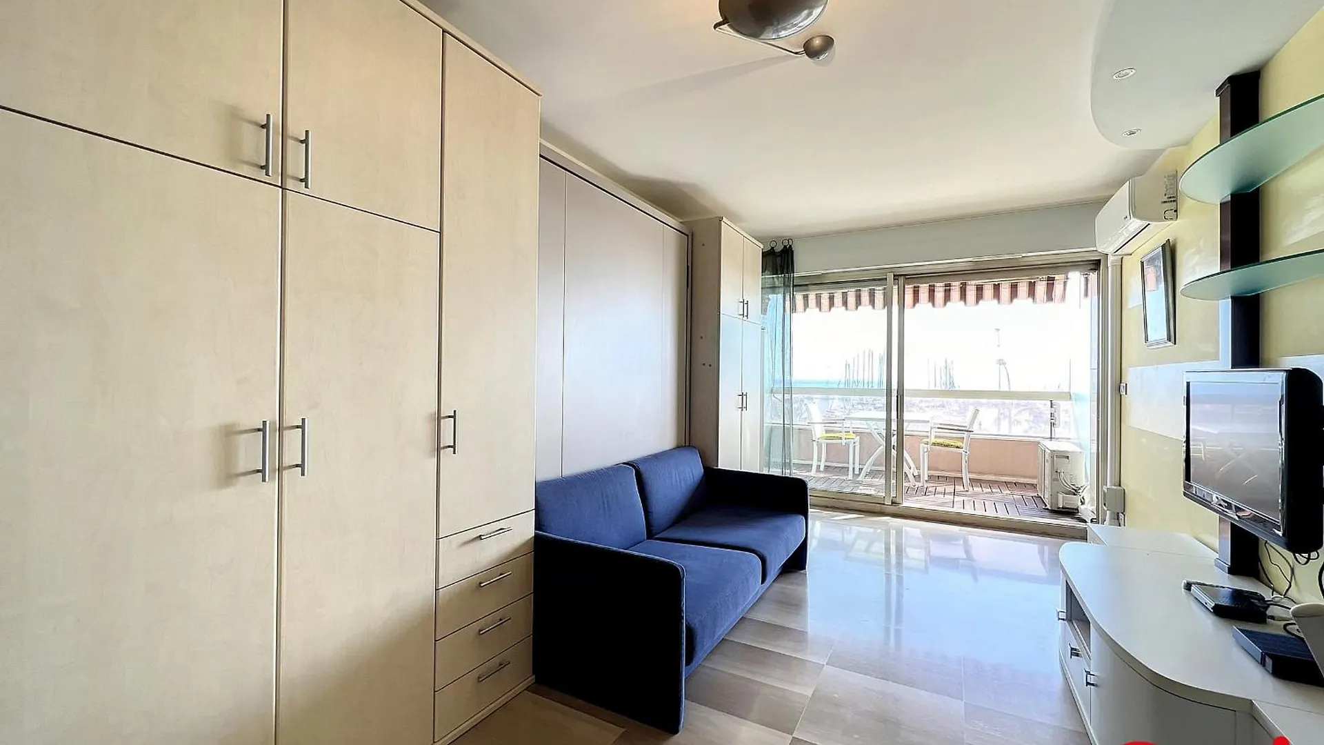 Apartment Studio Spacieux, Climatise Avec Vue Mer, Piscine, Wifi Et Parking Prive A Menton - Fr-1-647-29