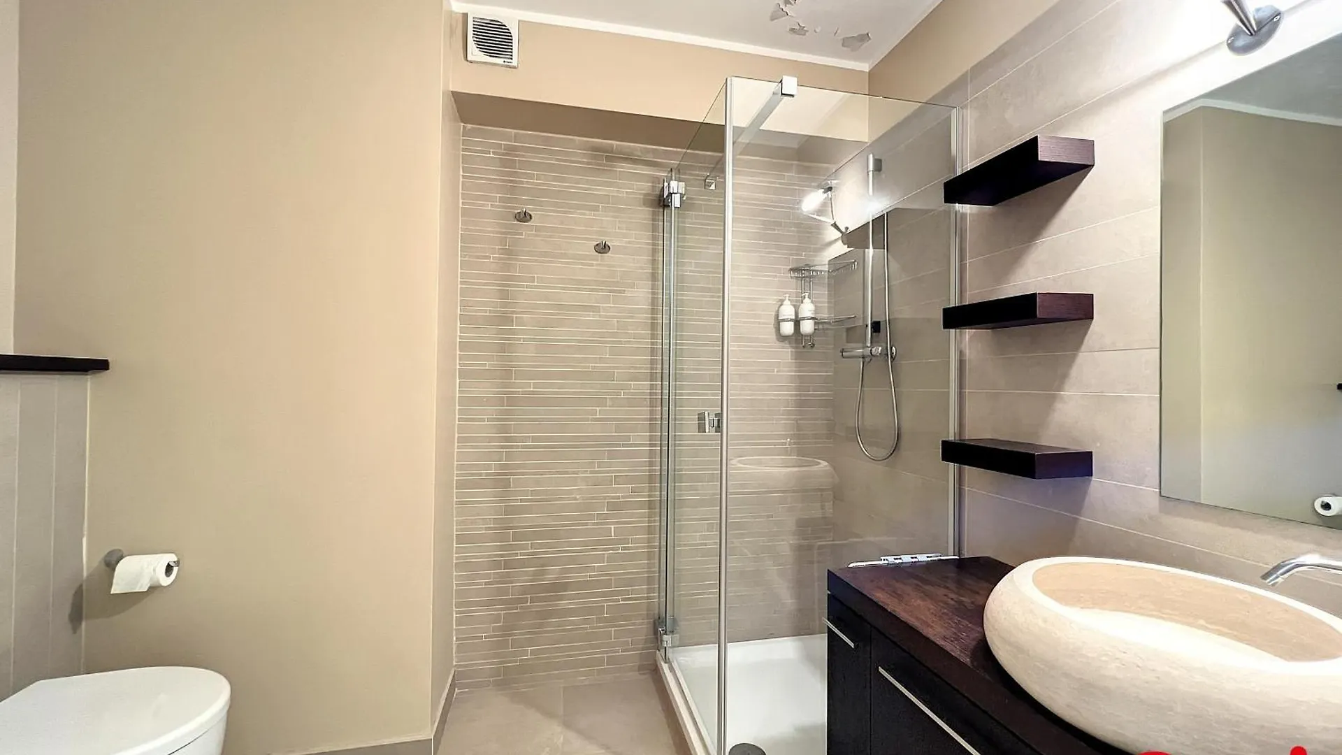 Apartment Studio Spacieux, Climatise Avec Vue Mer, Piscine, Wifi Et Parking Prive A Menton - Fr-1-647-29