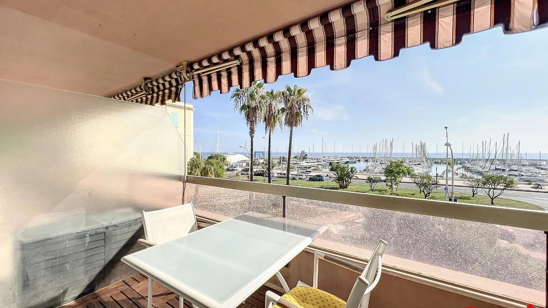 Apartment Studio Spacieux, Climatise Avec Vue Mer, Piscine, Wifi Et Parking Prive A Menton - Fr-1-647-29 France